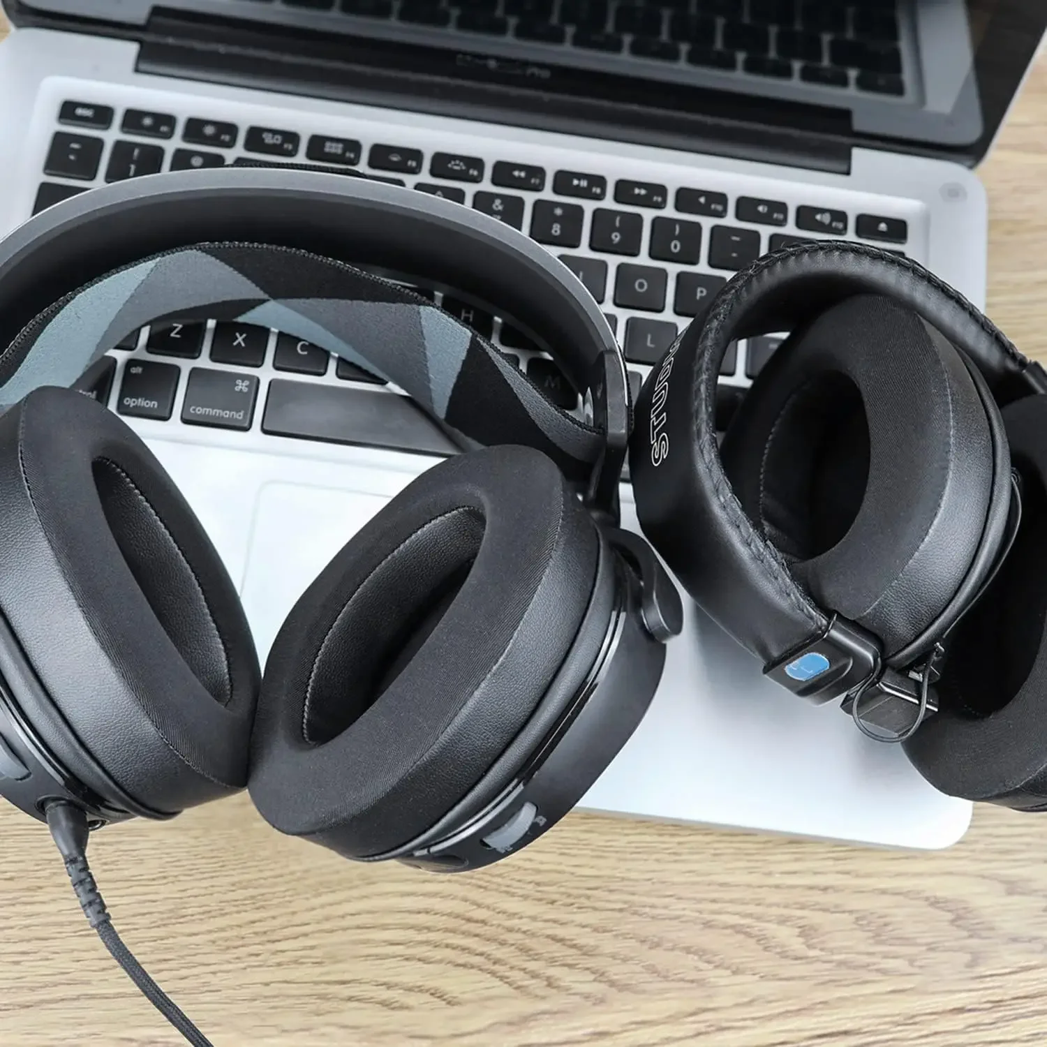 وسادة أذن بديلة من جل التبريد  - مراجعة Audio Technica Headphone Ath-M50X وسعره